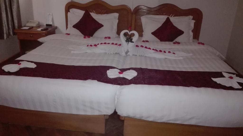 Hotel Dingar マンダレー エクステリア 写真