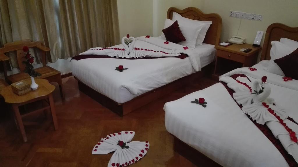 Hotel Dingar マンダレー エクステリア 写真