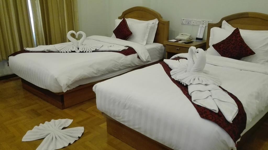 Hotel Dingar マンダレー エクステリア 写真